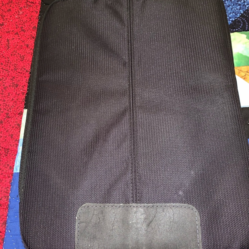 Case Logic IPad-Tablet Cushioned ZIP Case
